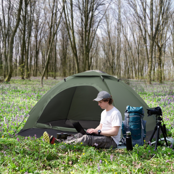 Outsunny Tenda de Campismo 2 Pessoas Dobrável com 2 Janelas de Malha Bolso Interior Bolsa de Transporte 206x152x110 cm Verde - Image 2