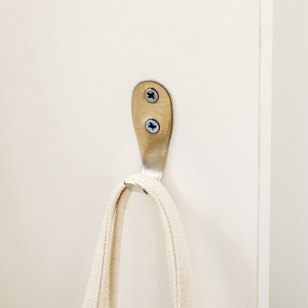 HOMCOM Móvel Cabide de Entrada com 4 Ganchos Cabide de Parede com Barra Suspensa de Alumínio 50x23,5x160cm Branco e Cinza - Image 9