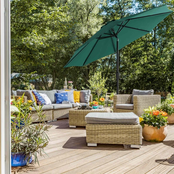 Guarda-sol de jardim SONGMICS de 290 cm, FPS 50+, proteção solar, inclinação de 30° em 2 direções, manivela para abertura e fechamento, para jardins externos, piscina, varanda e pátio, base não incluída, verde GPU30GN - Image 3