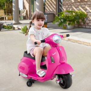Motocicleta elétrica infantil Vespa licenciada, movida a bateria de 6V, com farol de LED rosa.