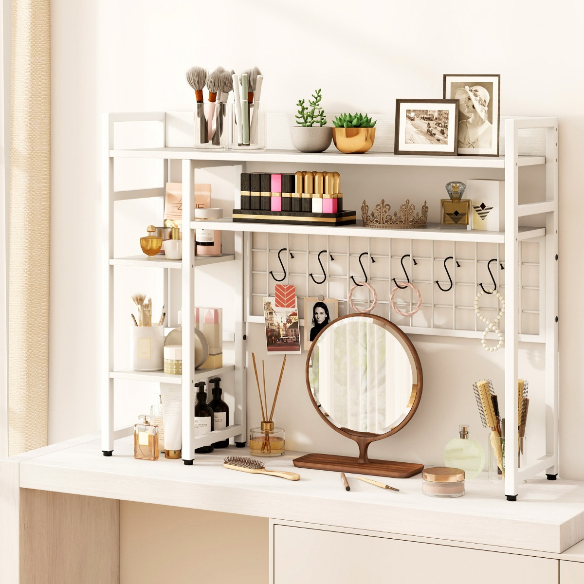 Prateleira de mesa de 4 níveis com painel de grade metálica e 6 ganchos para organizar monitores de computador de até 32 polegadas, branca. - Image 2