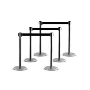 Conjunto de 6 peças de postes retráteis para controle de multidões e filas.
