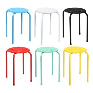 Conjunto de 6 banquetas empilháveis ​​portáteis de plástico - Multicoloridas