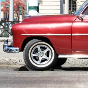 Pacote com 10 postes de segurança com chumbador e faixas refletivas