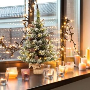 Mini árvore de Natal de mesa pré-iluminada de 25 polegadas com 50 luzes LED