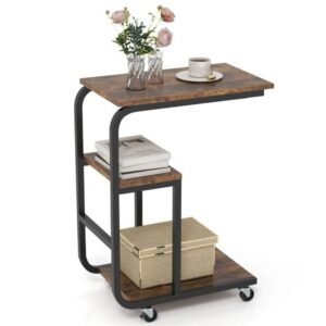 Conjunto de 2 mesas laterais em formato de C com prateleiras abertas e rodízios com trava. Economia de espaço