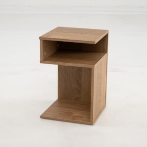 Mesa lateral em formato de S com estrutura exclusiva em formato de S e 2 compartimentos abertos - Branca