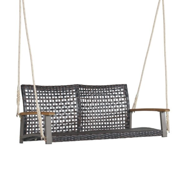 Balanço de jardim de dois lugares feito de rattan sintético.